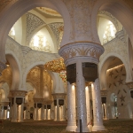 In der ganzen Moschee sollen 70.000. Menschen zum Gebet platz finden